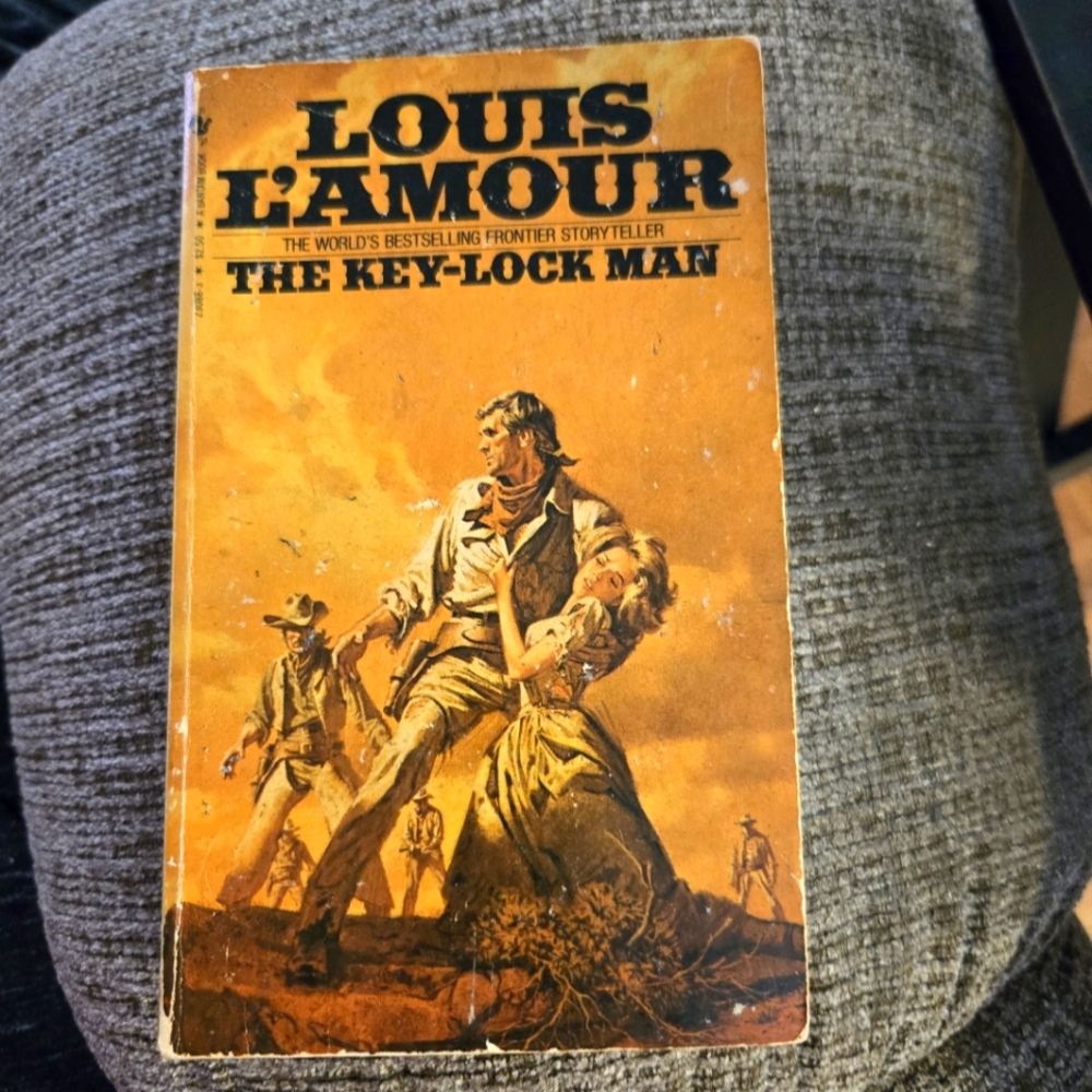 🌞Louis L'Amour 'The Key-Lock Man' Vintage Paperback Book